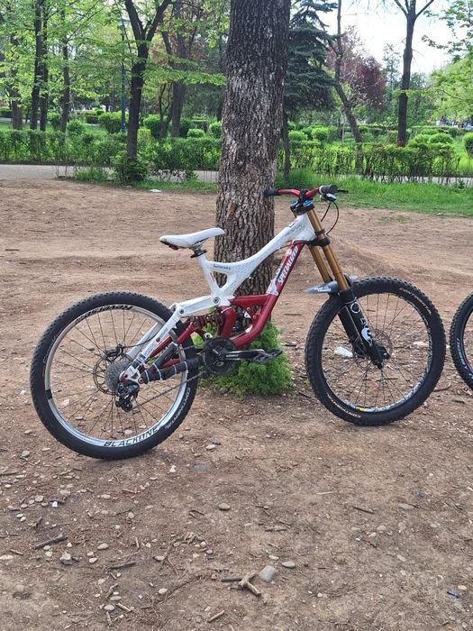 se vinde cadru specialized demo 8 in stare impecabila