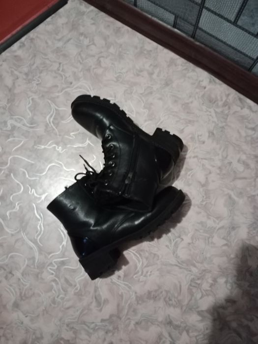 Продам ботинки,зимние