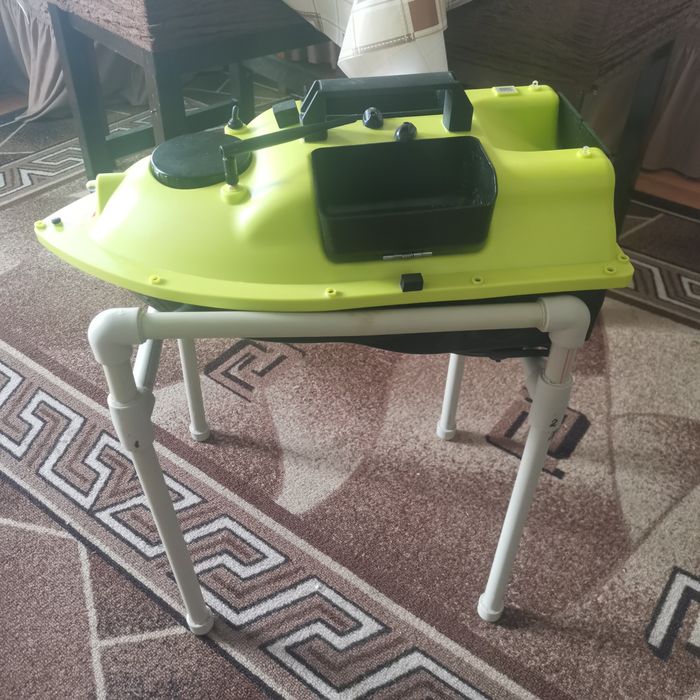 Лодка За захранка D18B 16 GPS tohki