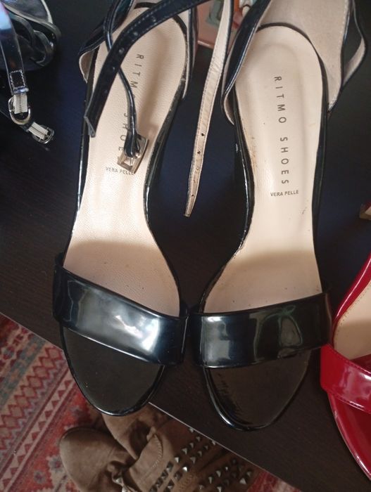 Pantofi  și sandade ocazie