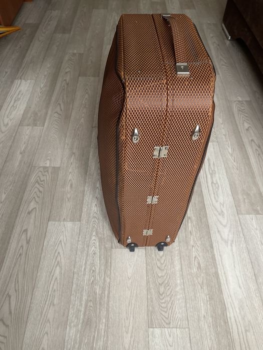 Чемодан кожаный чехия