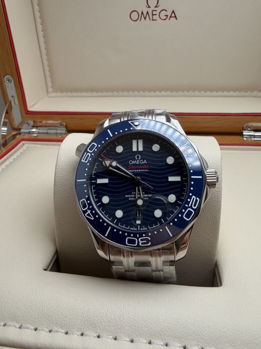 Часовник Omega Seamaster