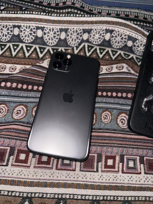 Продаётся айфон 11 про на 64гб