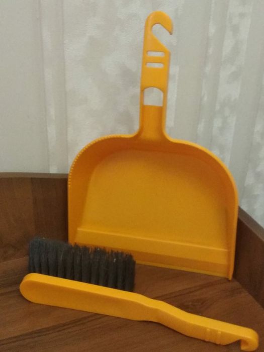 Щипцы, совок и щетка