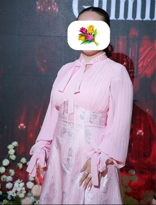 Продаю платье с корсетом