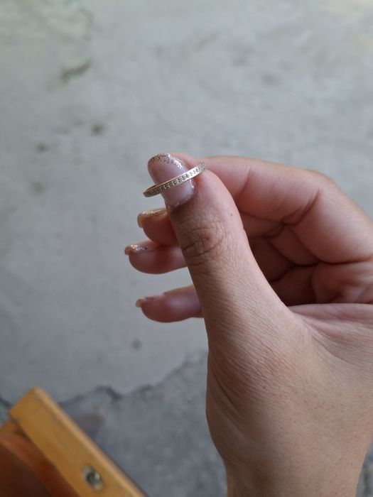 Продам золотое колечко с бриллиантами