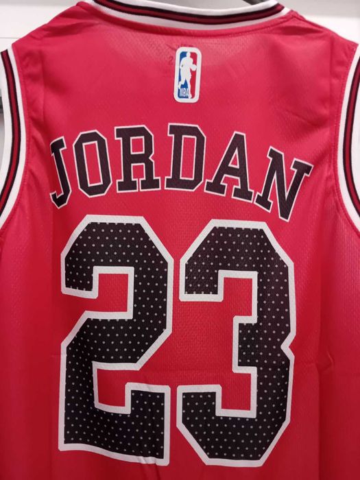 Чисто нов оригинален екип на Чикаго Булс - Майкъл Джордан