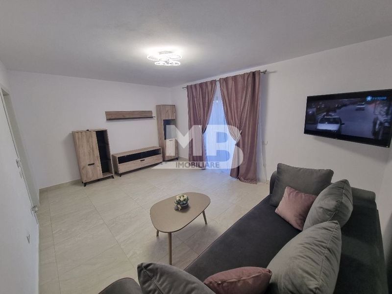 Închiriez apartament de lux
