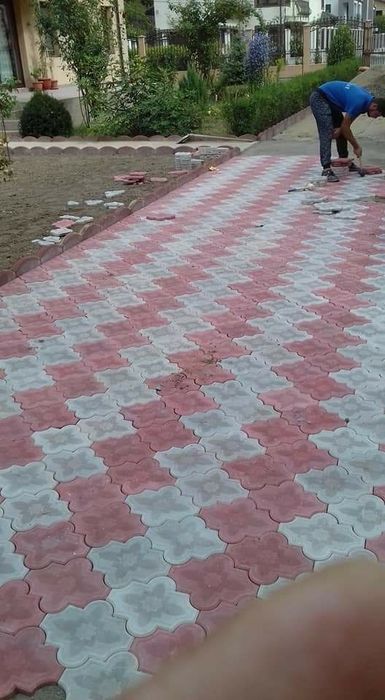 Fabricam pavaje si pavele model Retea1 din beton aditivat zone reziden