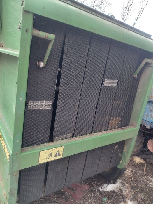 Vand presa de baloti rotunzi de 120/120 cu curele jondir