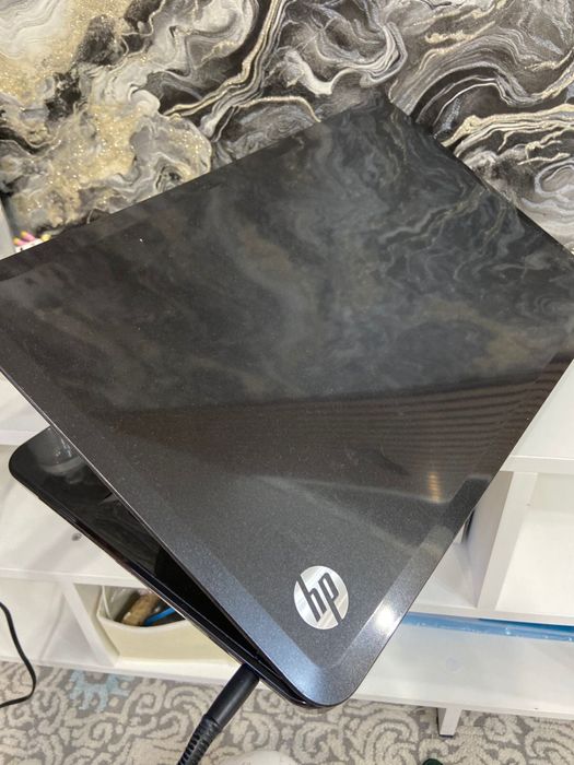Ноутбук HP . Срочно.