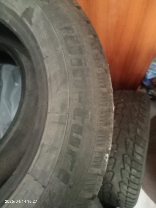 Продаю резину  215/60 R16