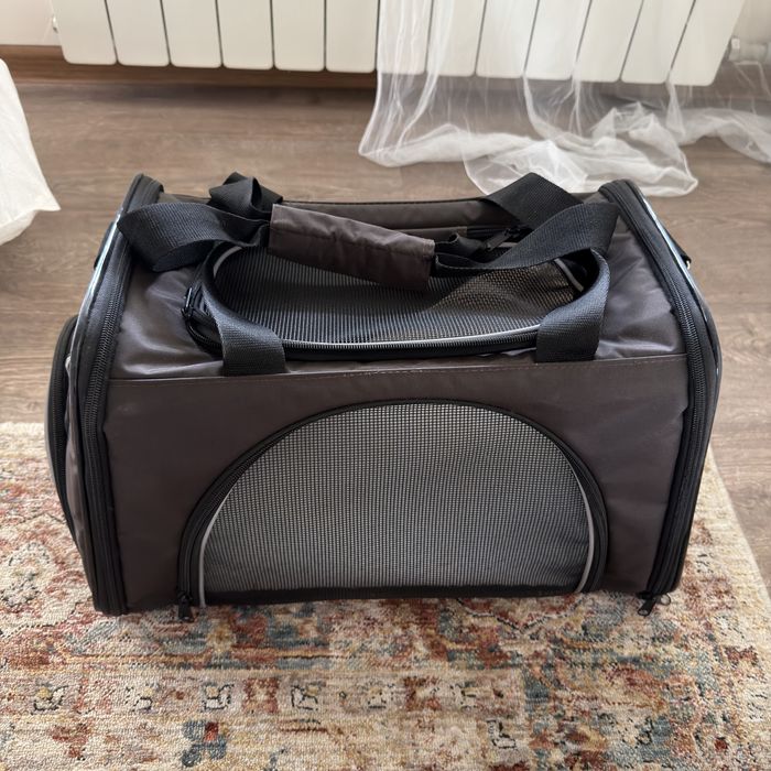 Продам переноску для собак/кошек