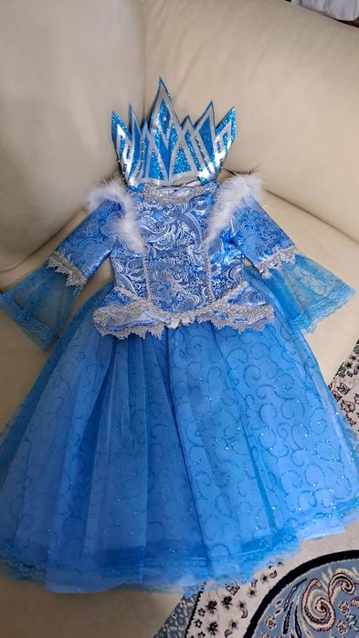 Продам новогодние костюмы