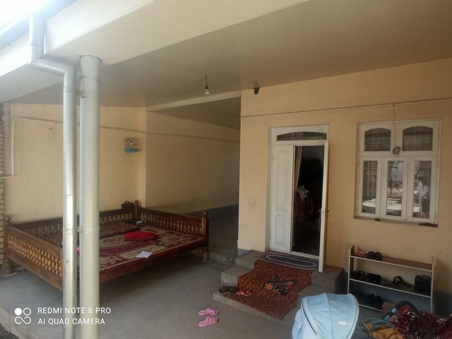 Uy sotiladi oquyda 5.2 sotx 6 xona