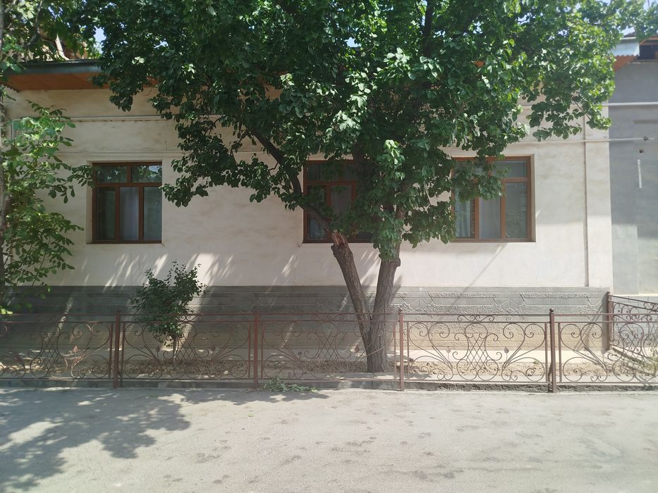 Sabzavot mahallasida xo'vli sotiladi