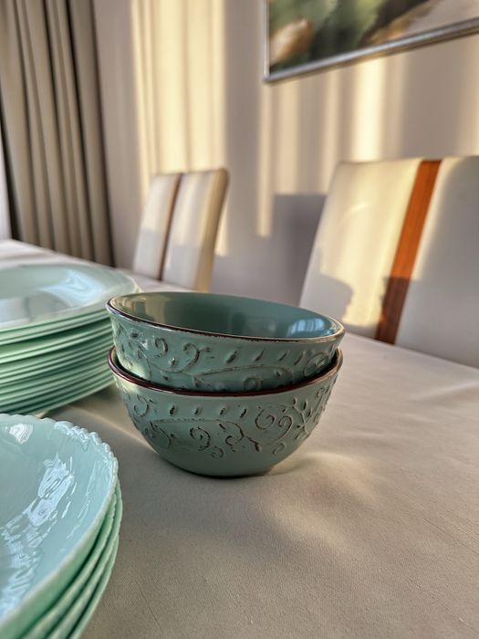 Пълен сервиз чинии в синьо зелен цвят