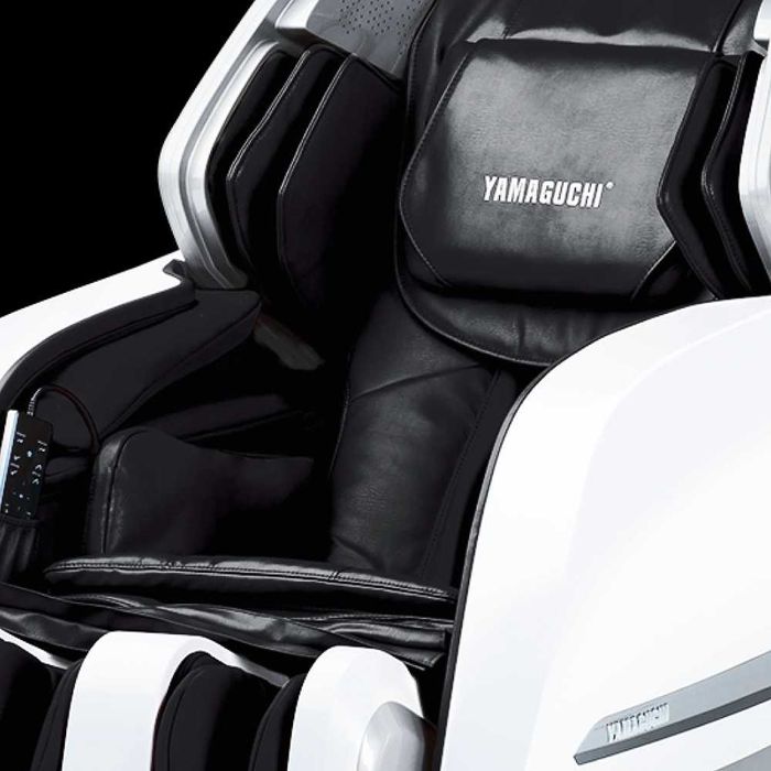 Массажное кресло Yamaguchi Axiom YA-6000 White-Black