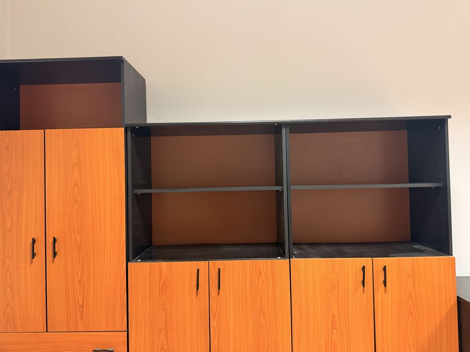 Офис обзавеждане бюро маса секция  мебели