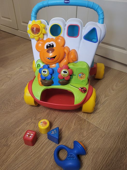 Antemergator Chicco cu sunete si lumini