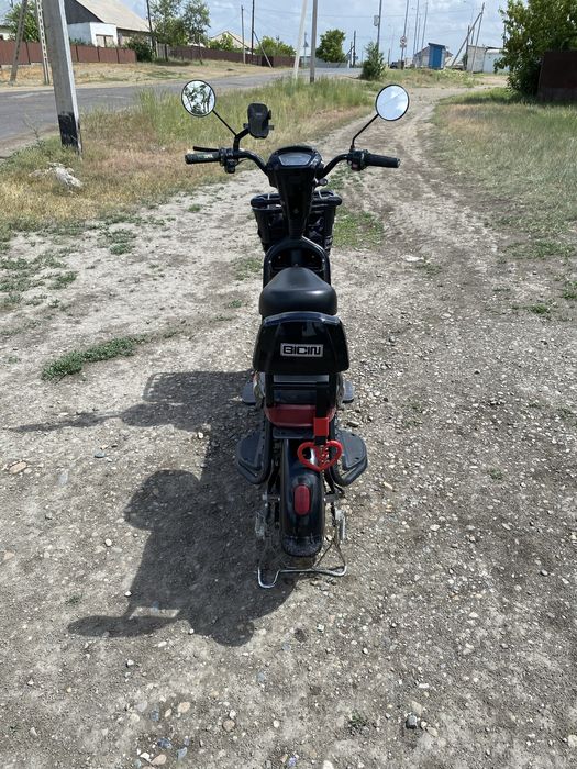 Продам электроскутер sk8