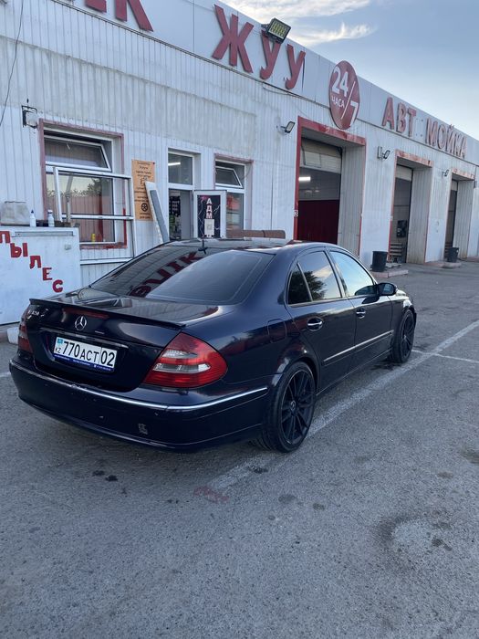 Mercedes Benz W211 E320