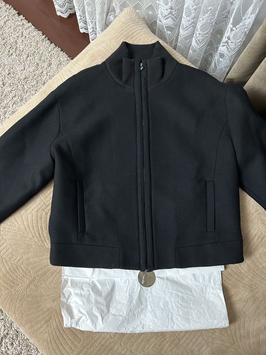 Продам шерстяной бомбер Zara