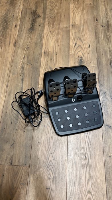 Волан logitech g923 с педали + logitech driving force shifter