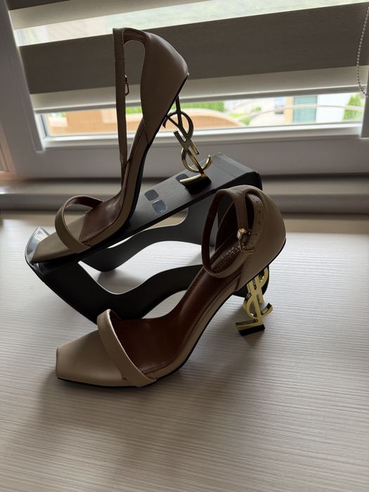 Sandale cu toc YSL