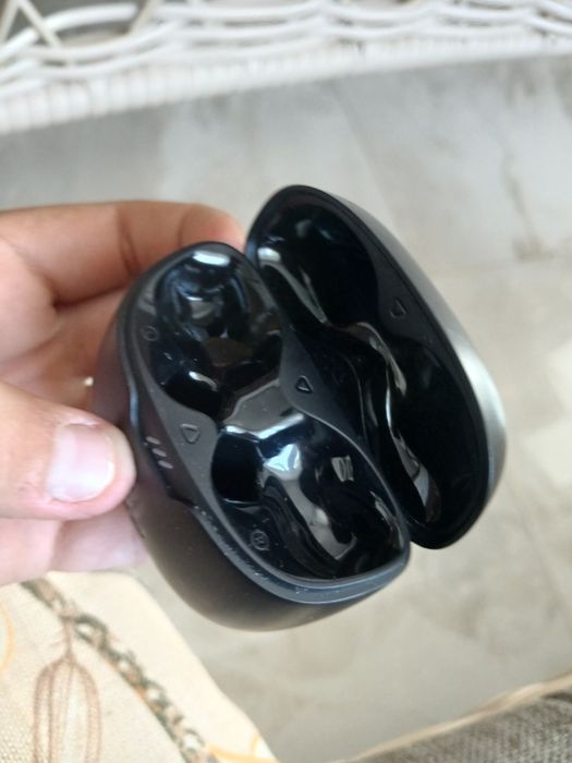 Беспроводные наушники JBL