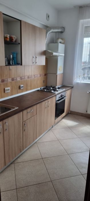 Inchiriez apartament 2 camere zona Ared Uta