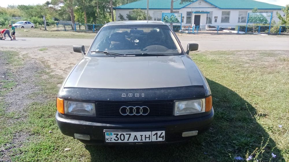 Ауди 80 б3.            .