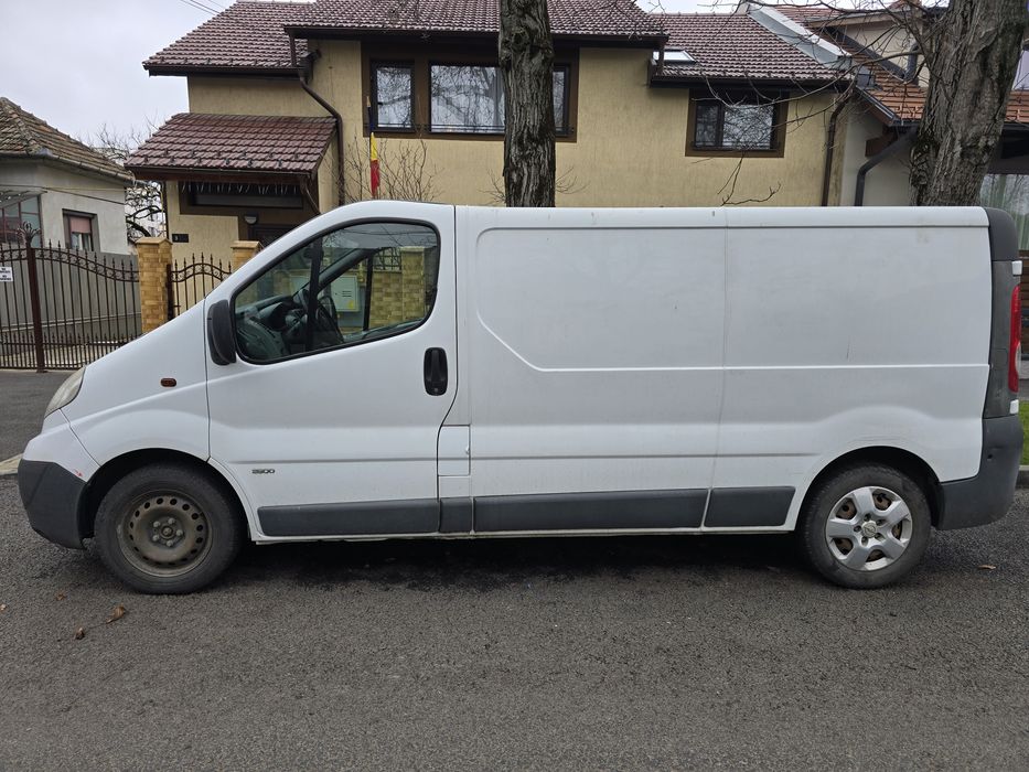 Opel Vivaro 2011 L2H1 Diesel 114 CP