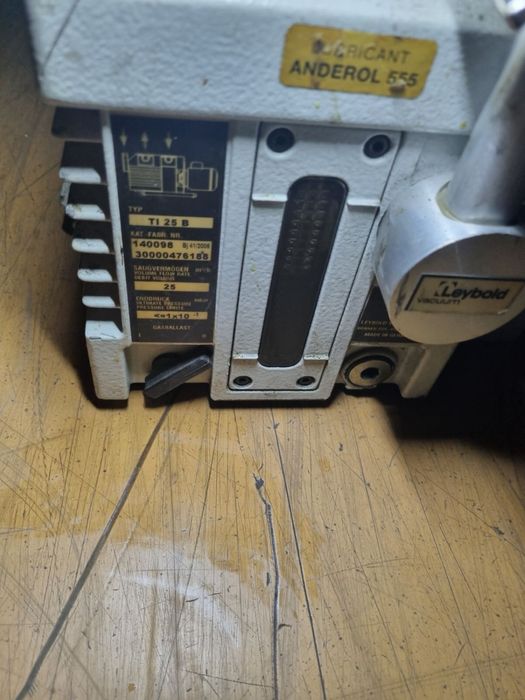 Leybold TrivacVacuum pump TI25B 3 phase