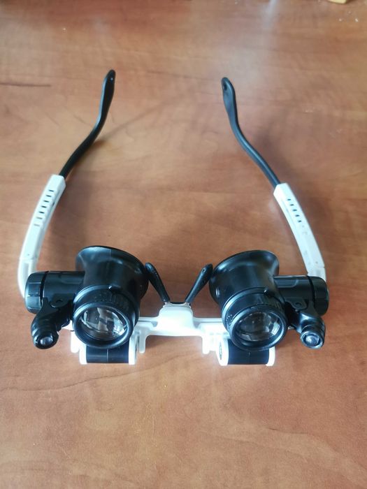 Ochelari cu lupe detasabile cu lumini LED pentru marit 8x-23x (max)
