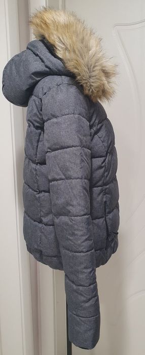Дамско зимно яке с качулка М