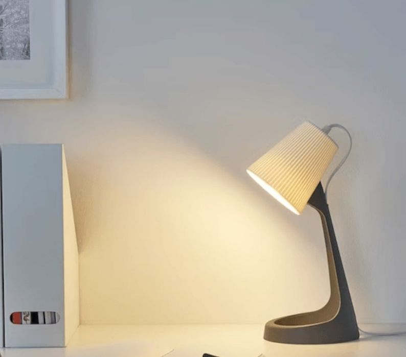 Работна лампа ,изключително лека