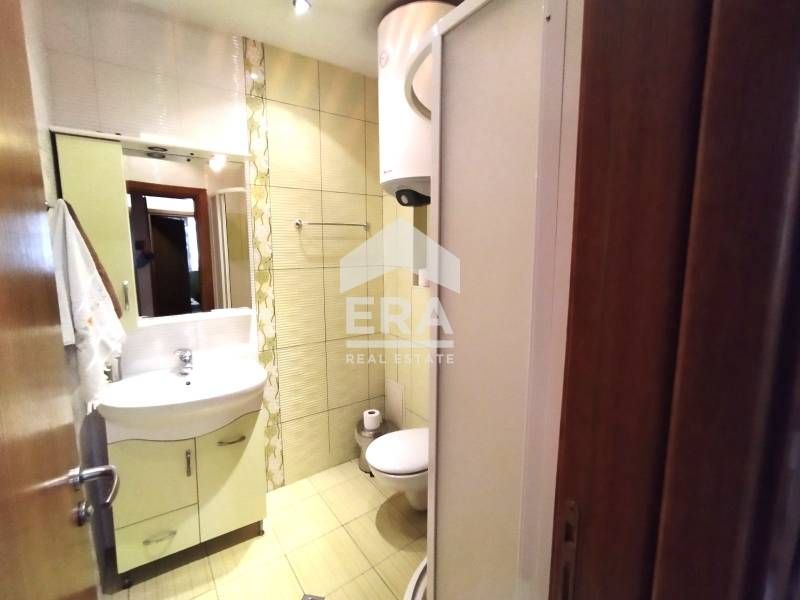 Дава се под наем Тристаен апартамент в Варна, Лятно кино Тракия - 70 кв.м за 498.27 € - Снимка #6