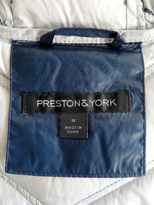 Куртка женская синего цвета