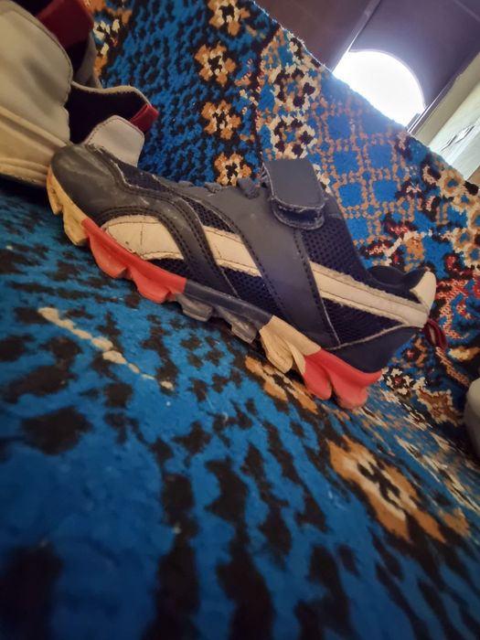 O'g'il bolalar uchun oyoq kiyim