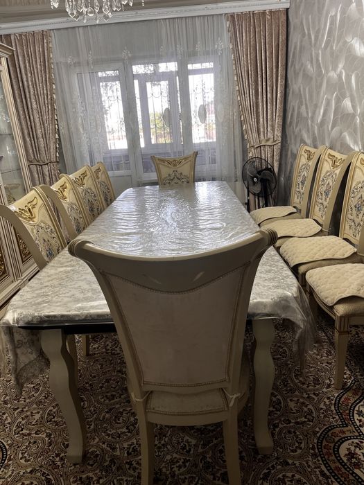 Овальный стол со стульчиками