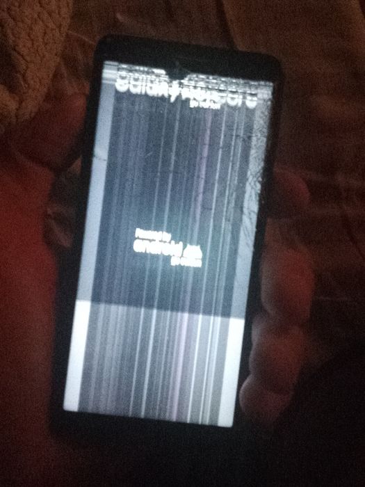 Продам срочно телефон