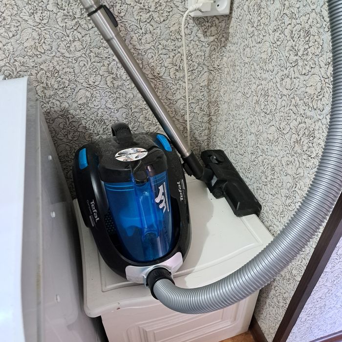 Пылесос, детский манеж, сушилка для белья, гладильная доска