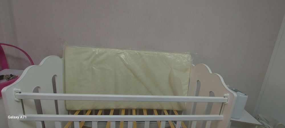 Детская кровать с матрасом