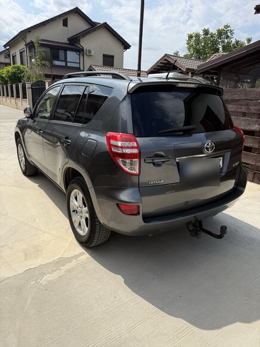 Toyota RAV4 2.2 D-4D 4x4 • 150 CP • 2012