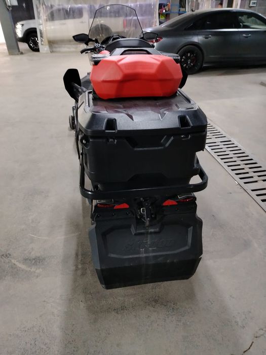 BRP Ski-Doo Expedition 900