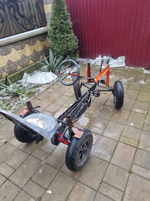 Kart  cu pedale .