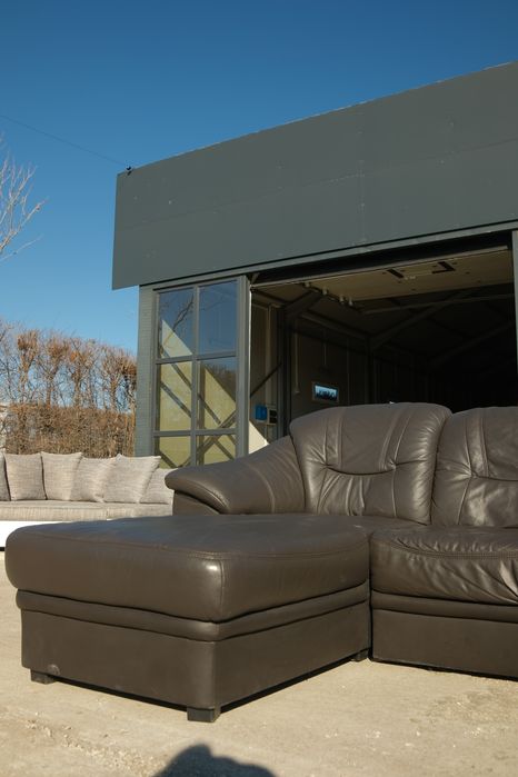 Colțar U din piele ~ Negru elegant