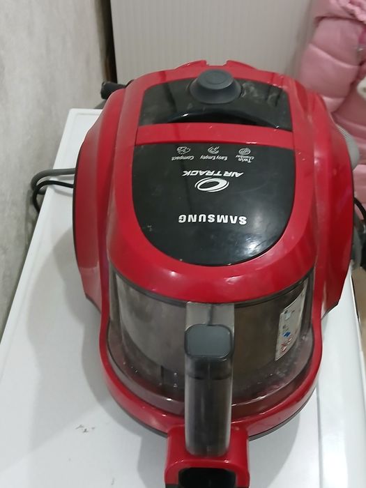 Продаю мощный пылесос