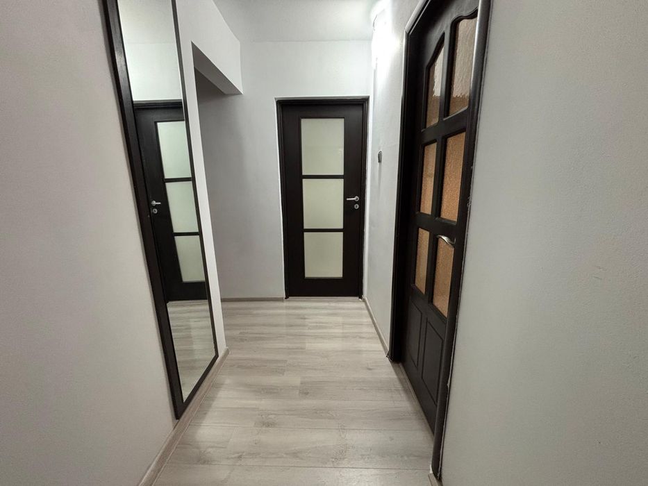 Închiriez apartament cu 3 camere  confort 1